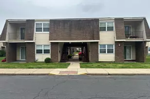 13 Florence Tollgate, Florence, NJ 08518 - Photo 1