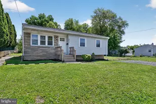 902 Lambert Dr, Westampton, NJ 08060 - Photo 1