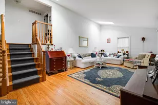 108 Brentwood Dr, Mount Laurel, NJ 08054 - Photo 4