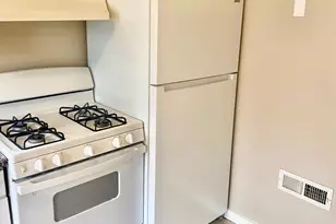 65 Railroad Ave, Florence, NJ 08554 - Photo 6
