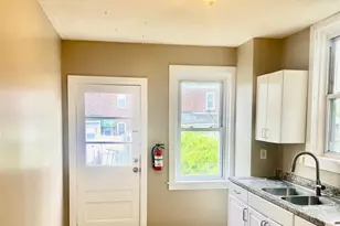65 Railroad Ave, Florence, NJ 08554 - Photo 4