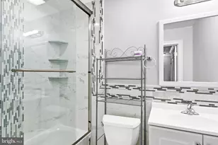 44 Carriage Stop Pl, Florence, NJ 08518 - Photo 4