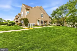 1014 Scotswood Ct, Mount Laurel, NJ 08054 - Photo 1