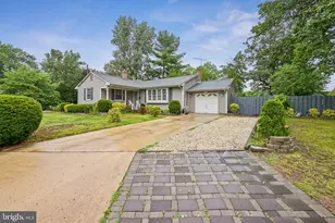 137 Fairfax Dr, Cinnaminson, NJ 08077 - Photo 2