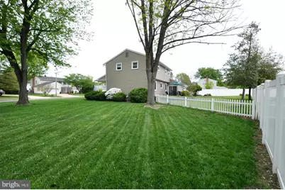 102 Holiday Court, Mount Laurel, NJ 08054 - Photo 6
