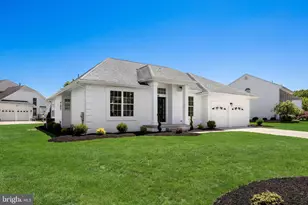 48 Parry Dr, Hainesport, NJ 08036 - Photo 2