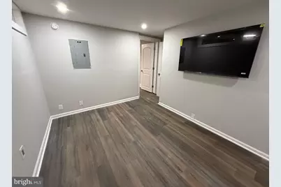 212 Warren Street #2, Beverly, NJ 08010 - Photo 2