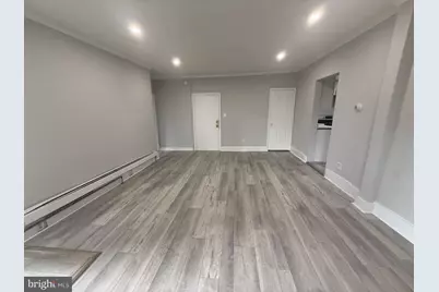 212 Warren Street #2, Beverly, NJ 08010 - Photo 2