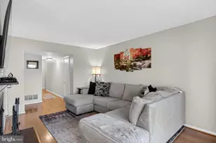 305 Kelly Cove, Mount Laurel, NJ 08054 - Photo 2