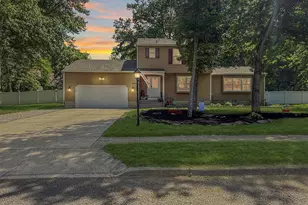 48 Tall Timber Ln, Burlington, NJ 08016 - Photo 1