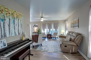32 Finchley Ct, Southampton, NJ 08088 - Photo 8