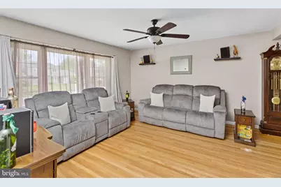 809 Woodlane Road, Edgewater Park, NJ 08010 - Photo 6