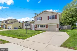 809 Woodlane Rd, Edgewater Park, NJ 08010 - Photo 1