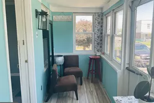 916 Walnut St, Burlington, NJ 08016 - Photo 2