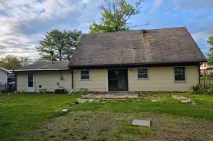 33 Evergreen Dr, Willingboro, NJ 08046 - Photo 2