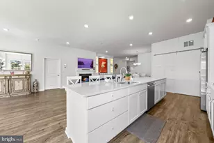 210 Congressional Ct, Moorestown, NJ 08057 - Photo 10