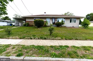 7 Lansdowne Rd, Burlington, NJ 08016 - Photo 1
