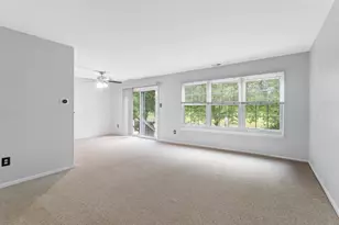5 Larkspur Ct, Delran, NJ 08075 - Photo 2