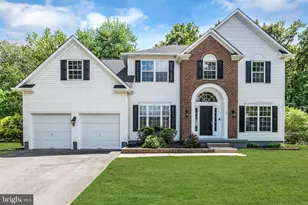 19 Sunflower Cir, Burlington, NJ 08016 - Photo 1