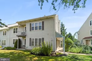 374 Delancey Pl, Mount Laurel, NJ 08054 - Photo 2