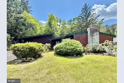 9 S Lakeside Drive W, Medford, NJ 08055 - Photo 1