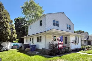 130 Kinsman Rd, Florence, NJ 08518 - Photo 1