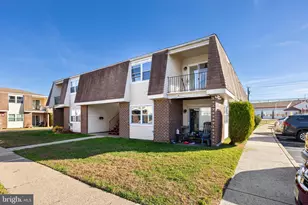 27 Florence Tollgate Pl, Burlington, NJ 08016 - Photo 1