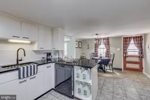 415 Prince St, Bordentown, NJ 08505 - Photo 10