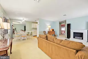 135 Huntington Dr, Southampton, NJ 08088 - Photo 6