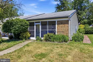 135 Huntington Dr, Southampton, NJ 08088 - Photo 2
