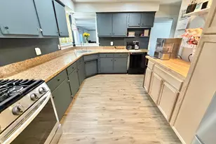 728 Walnut St, Florence, NJ 08518 - Photo 2