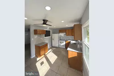 74 Plumtree Lane, Willingboro, NJ 08046 - Photo 2
