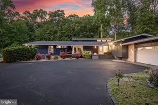 8 Bloomer Dr, Burlington, NJ 08016 - Photo 2