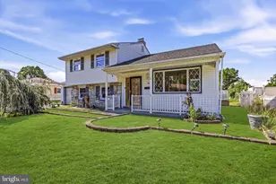 14 Lancaster Dr, Burlington, NJ 08016 - Photo 2