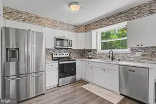 303 Bayberry St, Browns Mills, NJ 08015 - Photo 6