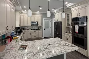 511 W 6th St, Palmyra, NJ 08065 - Photo 1