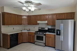 44 W Constitution Dr, Bordentown, NJ 08505 - Photo 2