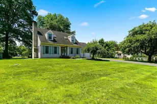 8 Edwards Dr, Wrightstown, NJ 08562 - Photo 1