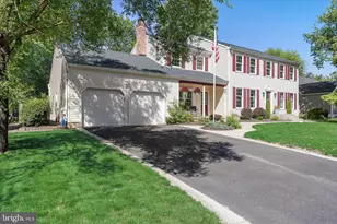 39 Cochise Cir, Medford Lakes, NJ 08055 - Photo 2
