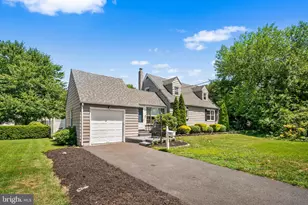 310 Peach Tree Ln, Delanco, NJ 08075 - Photo 2