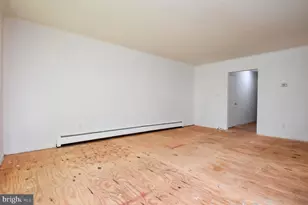 315 Garnet Dr, Burlington, NJ 08016 - Photo 4