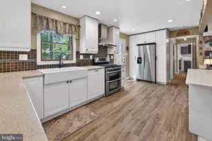 17 Sherwood Dr, Medford, NJ 08055 - Photo 10