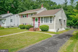 70 Walnut St, Mount Holly, NJ 08060 - Photo 2