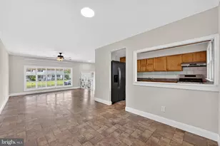 19 Lansberry Dr, Burlington, NJ 08016 - Photo 4