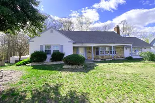 30 Winterberry Ln, Willingboro, NJ 08046 - Photo 2