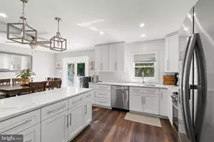 16 Peachtree Ln, Burlington, NJ 08016 - Photo 6