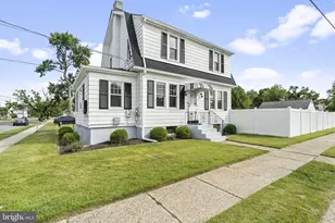 573 Chelton Ave, Burlington, NJ 08016 - Photo 2
