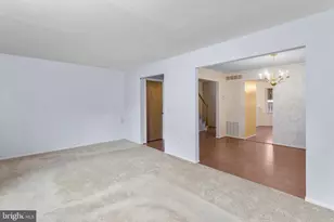 3 Roberts Ct, Bordentown, NJ 08505 - Photo 2