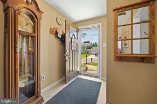 204 Dickens Dr, Delran, NJ 08075 - Photo 2