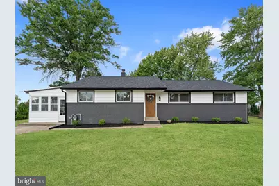 201 S Garden Boulevard, Beverly, NJ 08010 - Photo 1